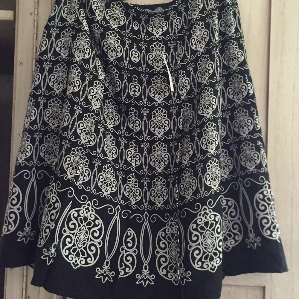 Silk pleated skirt